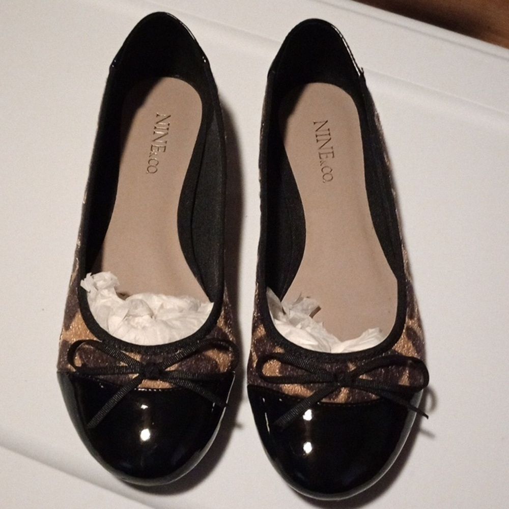 Nine and company, vinyl and leopard patterned size 9 women's shoes, like new